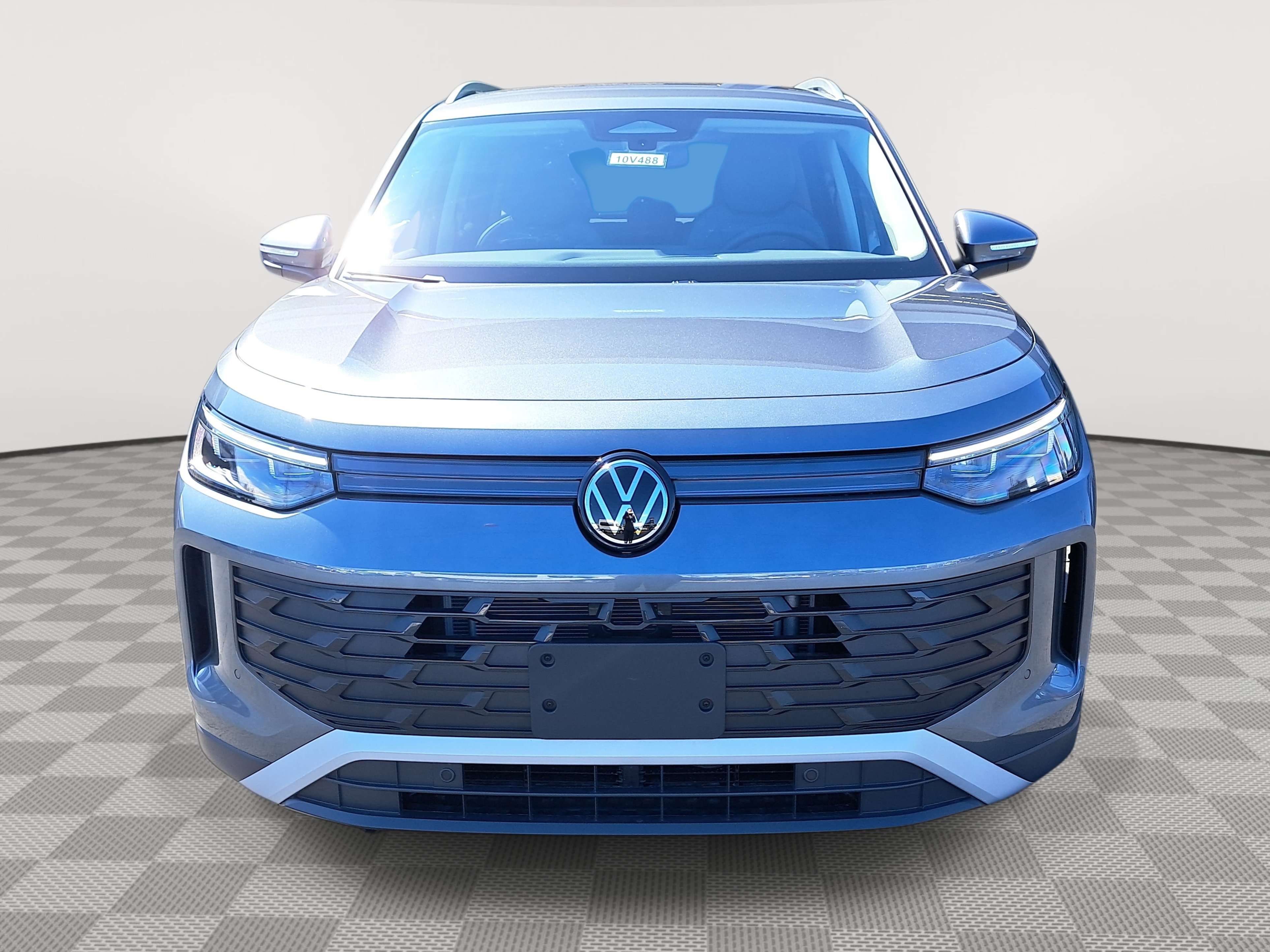 2025 Volkswagen Tiguan SE photo 2