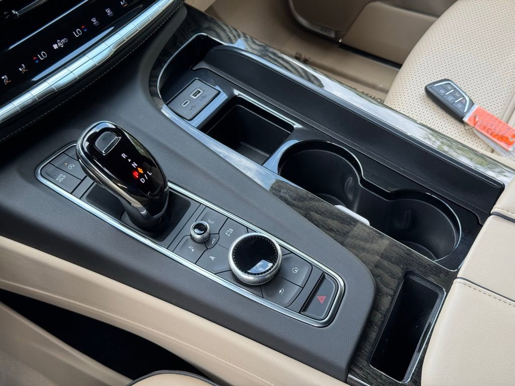 2024 Cadillac Escalade ESV Premium Luxury photo 31