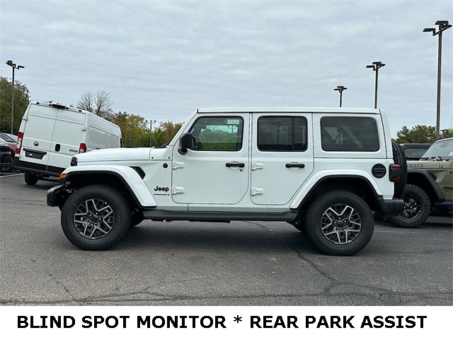 2026 Jeep Wrangler Sahara photo 4