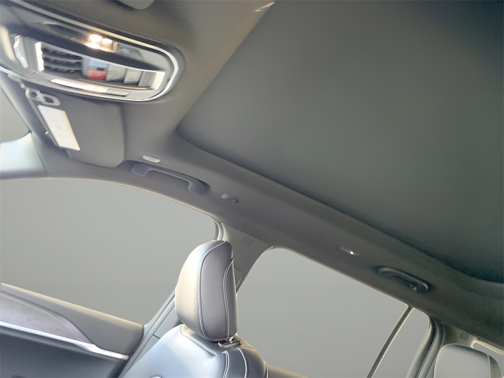 2025 Jeep Grand Cherokee Limited photo 47