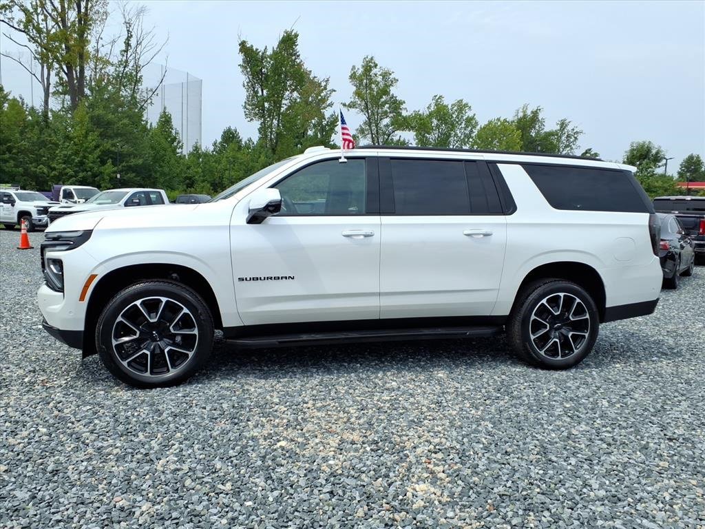 2025 Chevrolet Suburban RST photo 11
