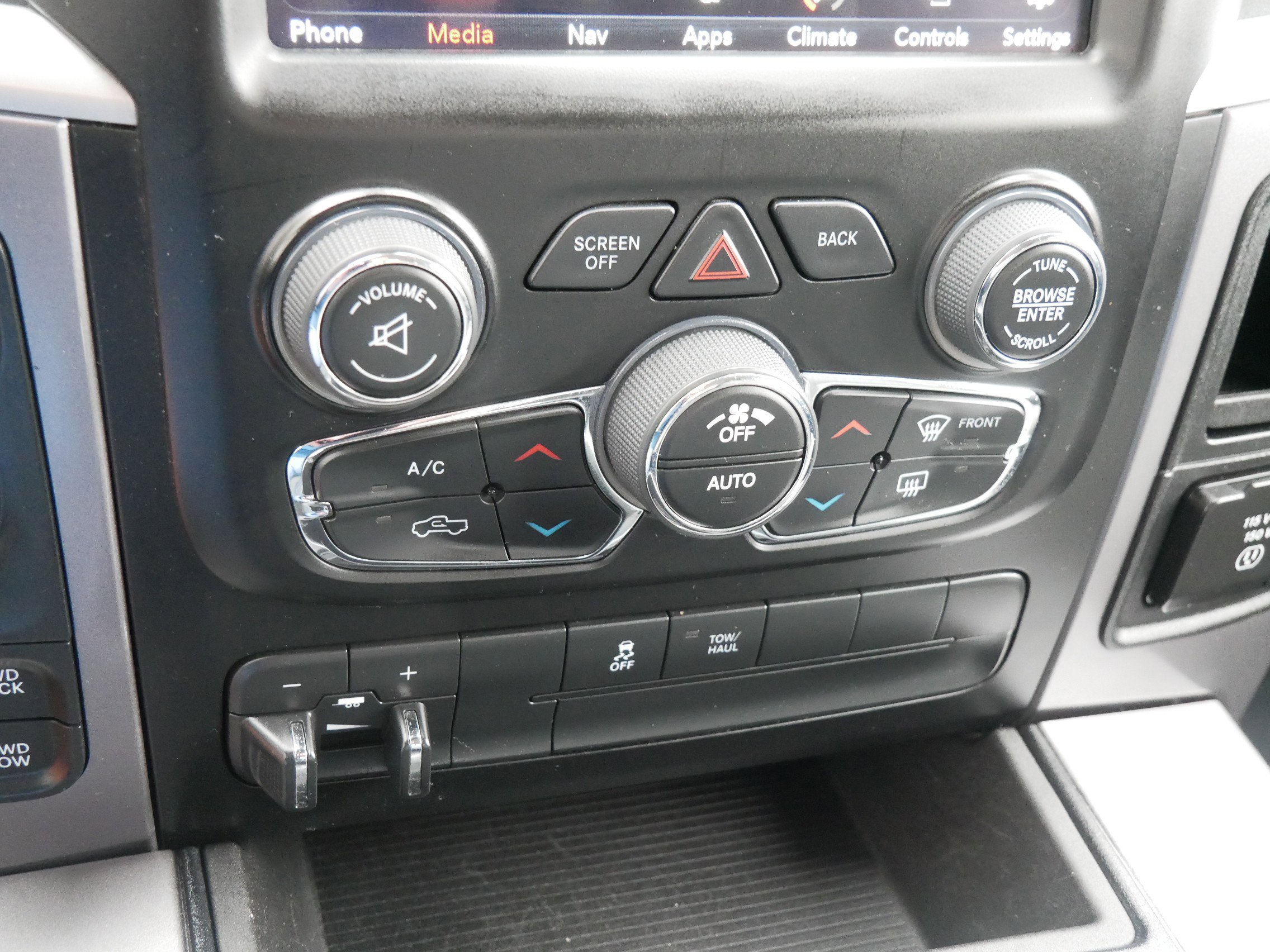 2023 Ram 1500 Classic SLT photo 23