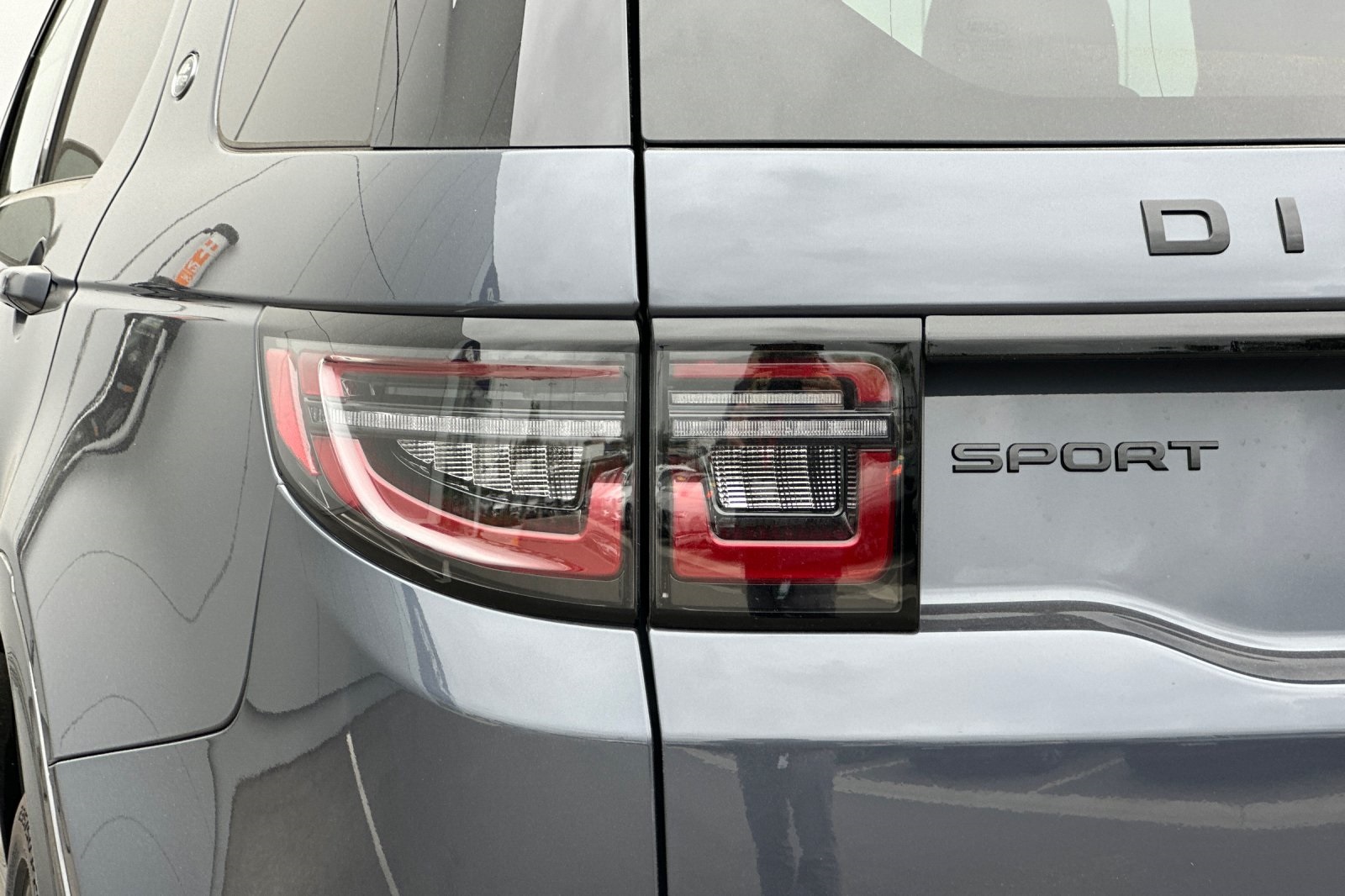 2025 Land Rover Discovery Sport Dynamic SE photo 29