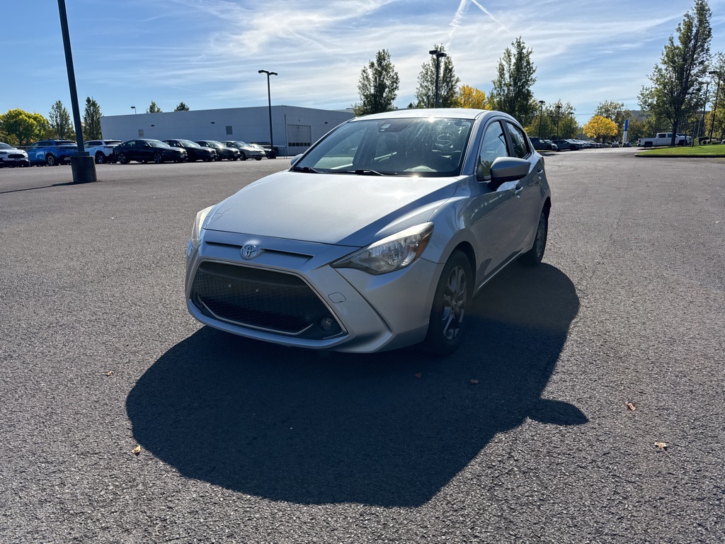2020 Toyota Yaris LE photo 3