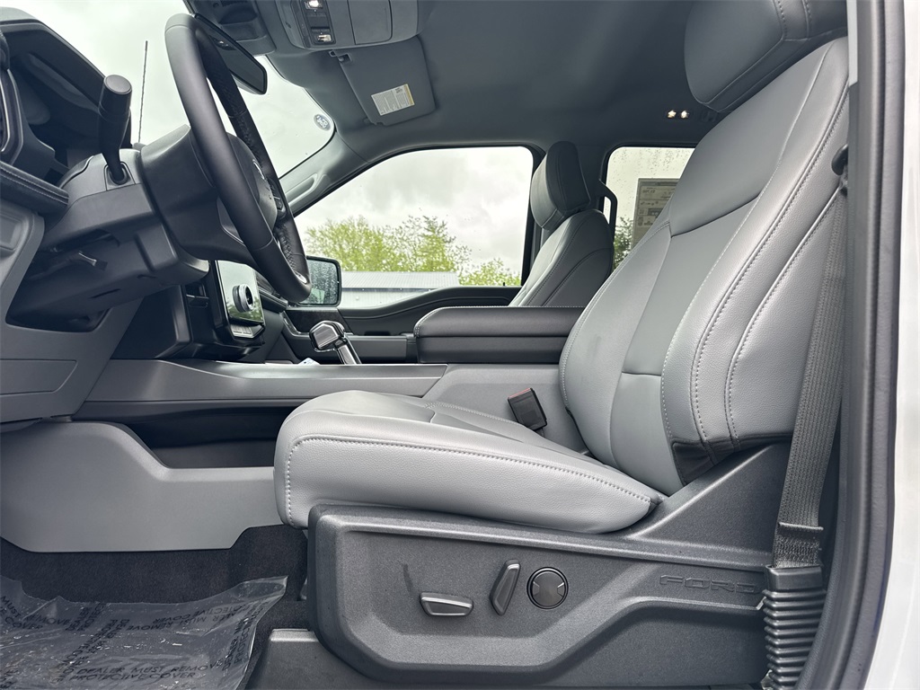 2025 Ford F-150 Lightning photo 20