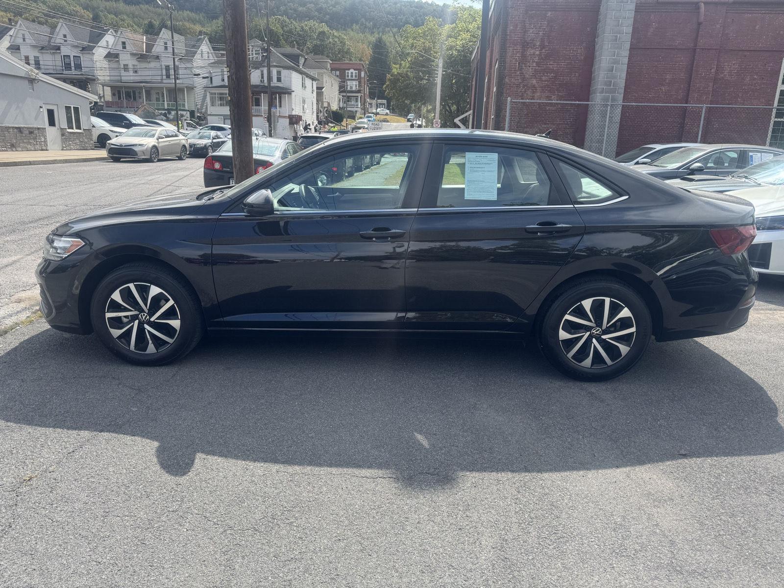 2024 Volkswagen Jetta S photo 4