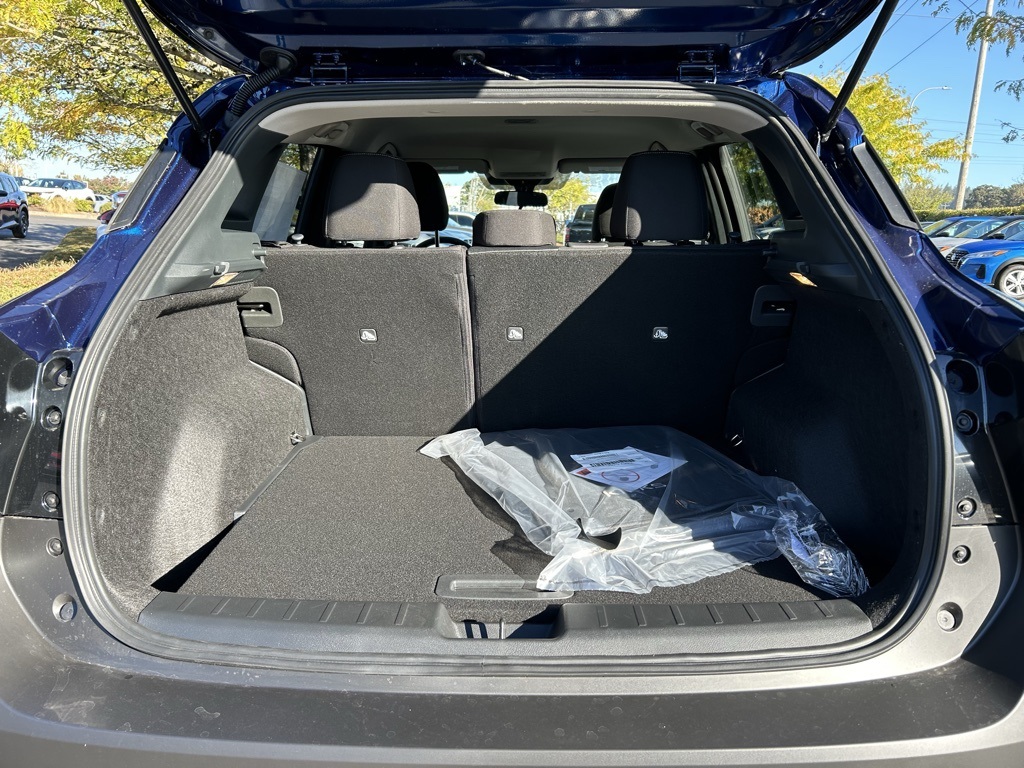 2025 Nissan Kicks SV photo 25
