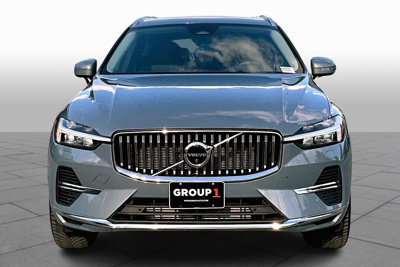 2022 Volvo XC60 Recharge Hybrid Inscription Expression photo 2