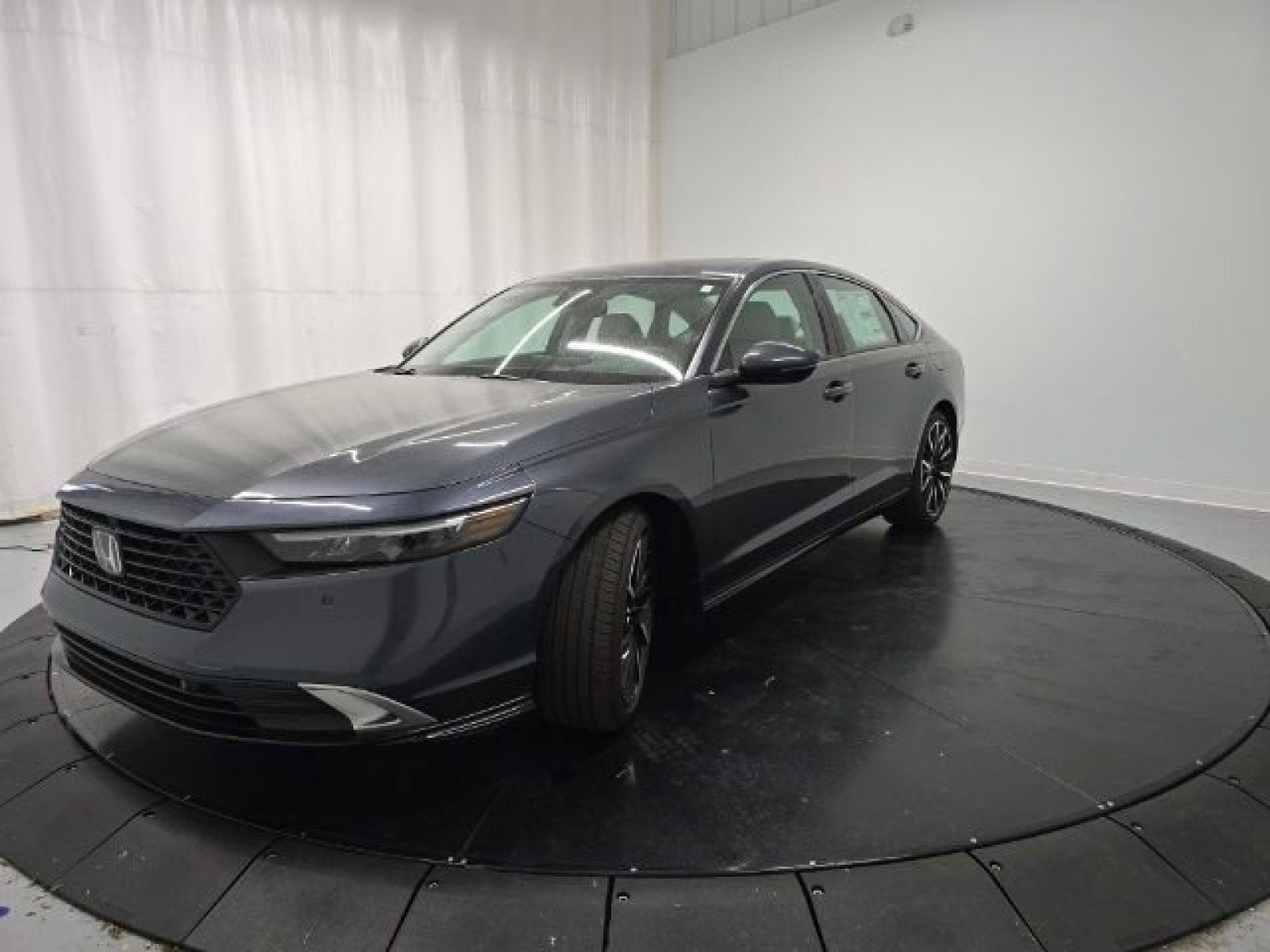 2025 Honda Accord Hybrid Touring photo 8