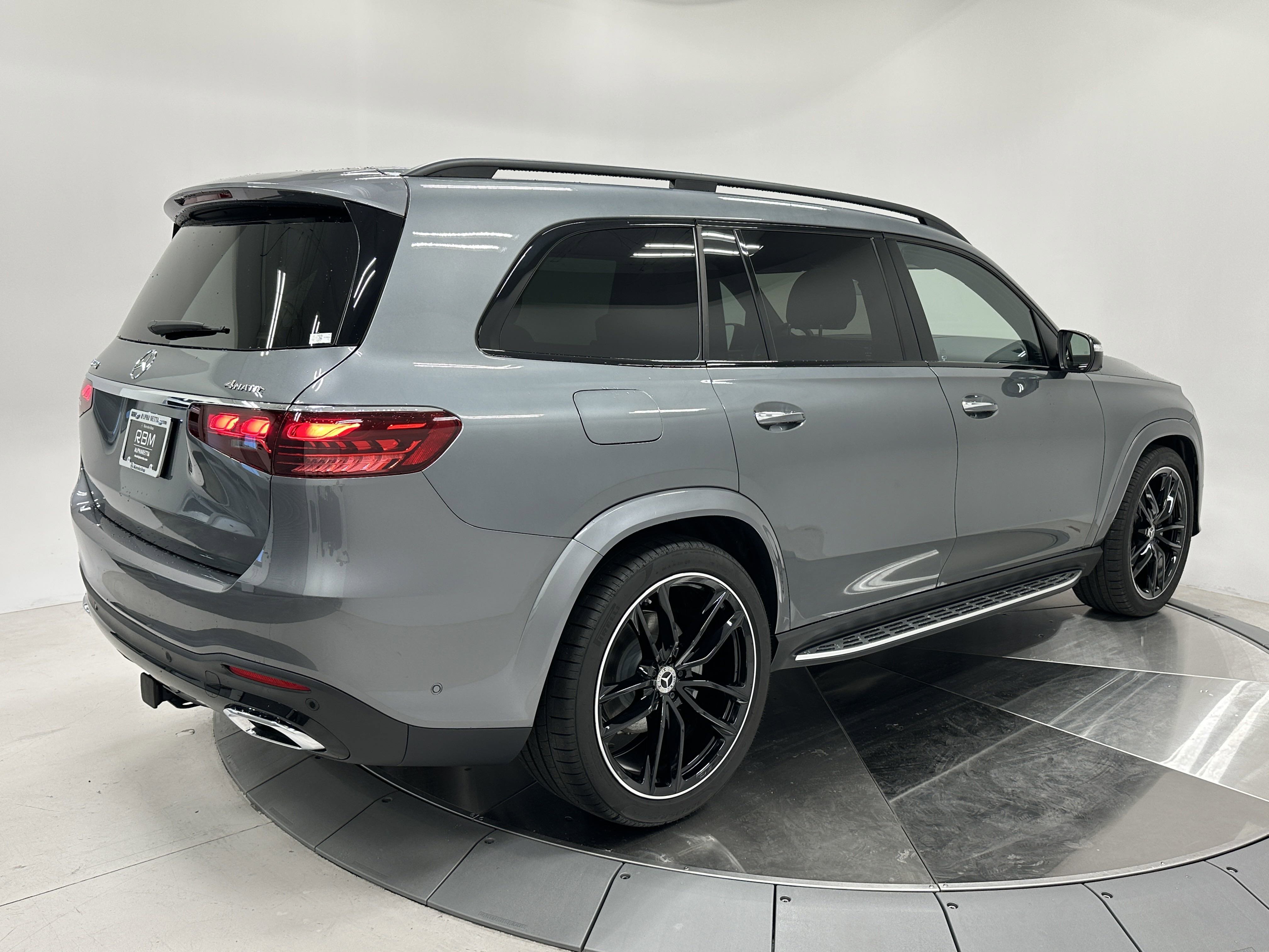 2024 Mercedes Benz GLS 450 4MATIC photo 3