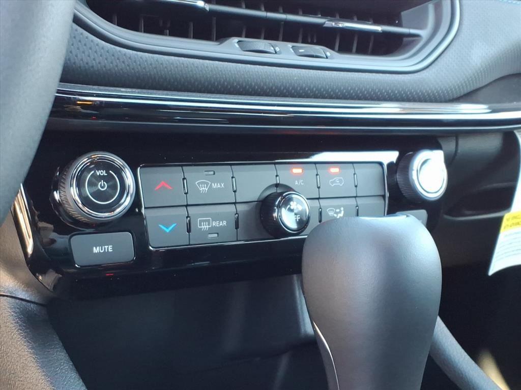 2026 Jeep Compass Latitude Altitude photo 3