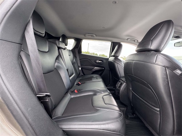 2019 Jeep Cherokee Latitude photo 15