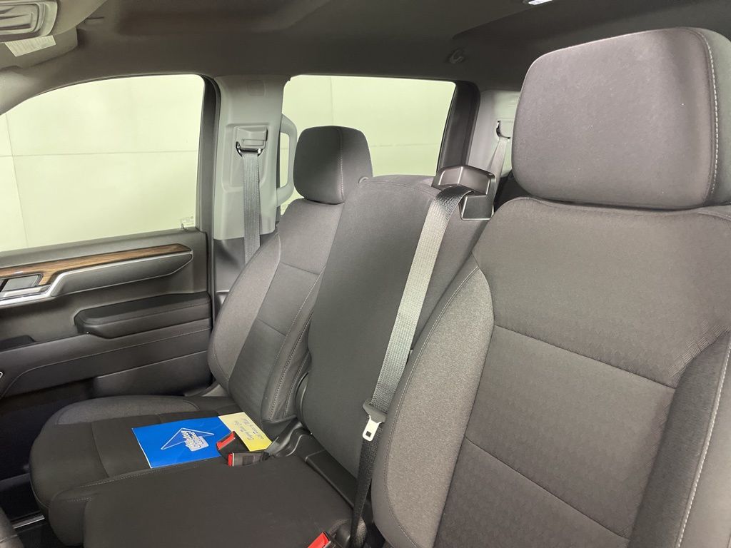 2025 Chevrolet Silverado 1500 LT photo 17