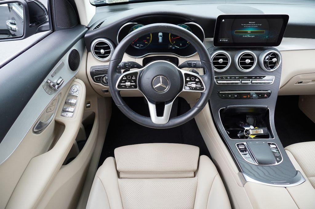 2022 Mercedes Benz GLC 300 photo 13