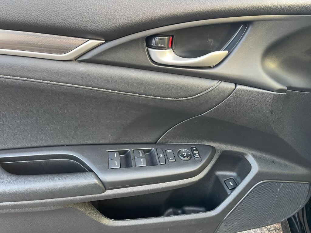 2021 Honda Civic EX-L photo 9
