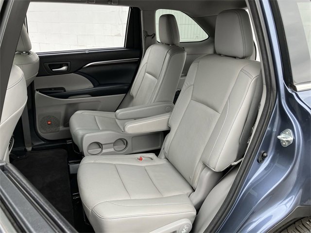 2015 Toyota Highlander Base Hybrid photo 17