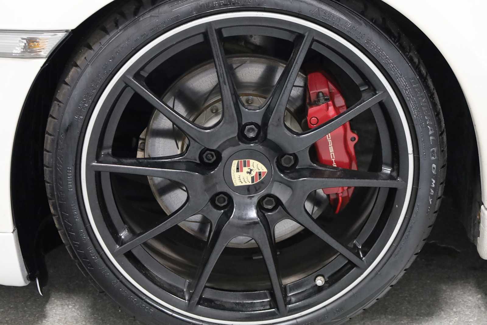 2012 Porsche Cayman R photo 26