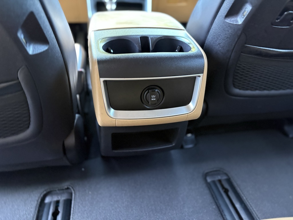 2024 Kia Carnival LX photo 18