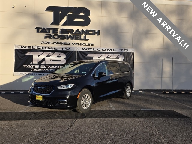 2024 Chrysler Pacifica Touring L's photo