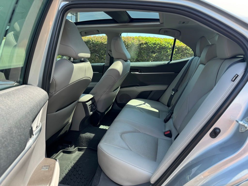 2023 Toyota Camry XLE V6 photo 11