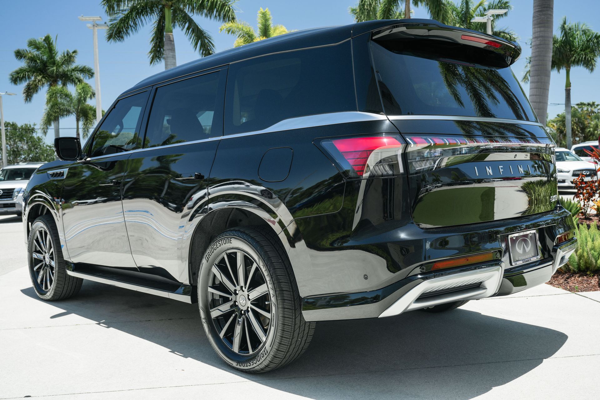 2025 Infiniti QX80 Luxe photo 16