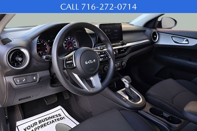 2023 Kia Forte LXS photo 2