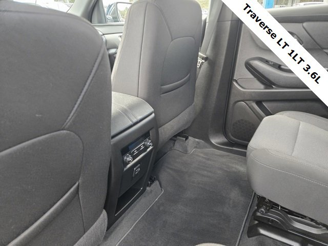 2023 Chevrolet Traverse Cloth photo 18