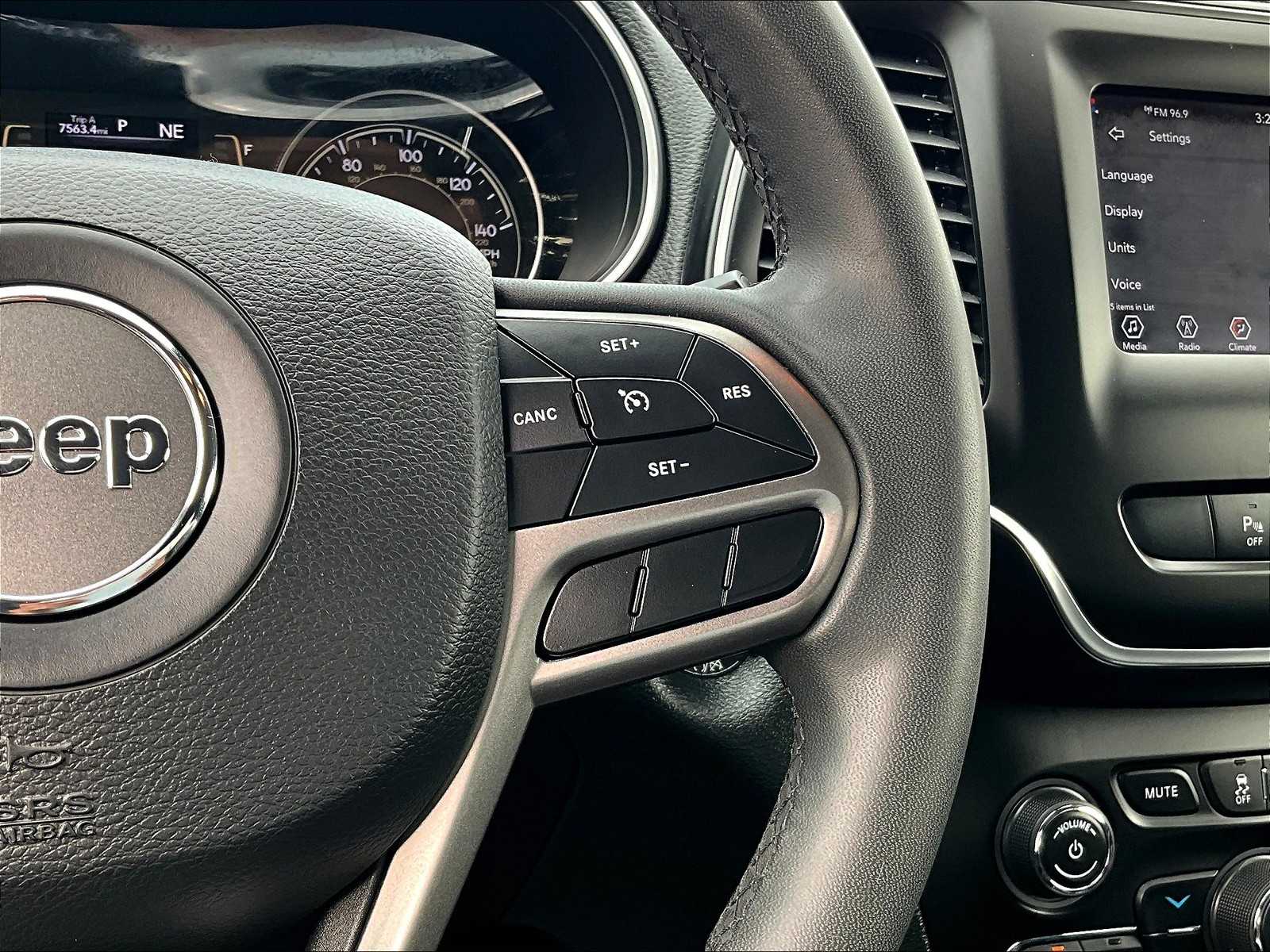 2020 Jeep Cherokee Latitude photo 23
