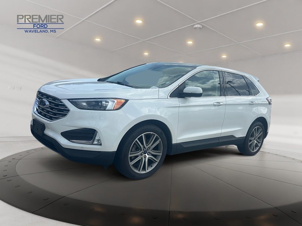 2022 Ford Edge Titanium's photo
