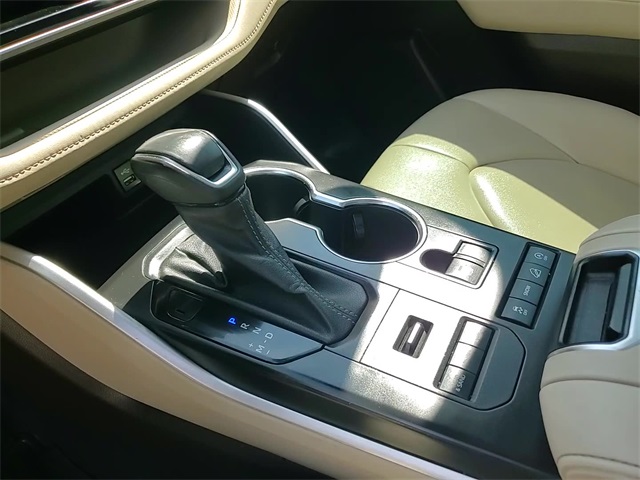 2022 Toyota Highlander XLE photo 17