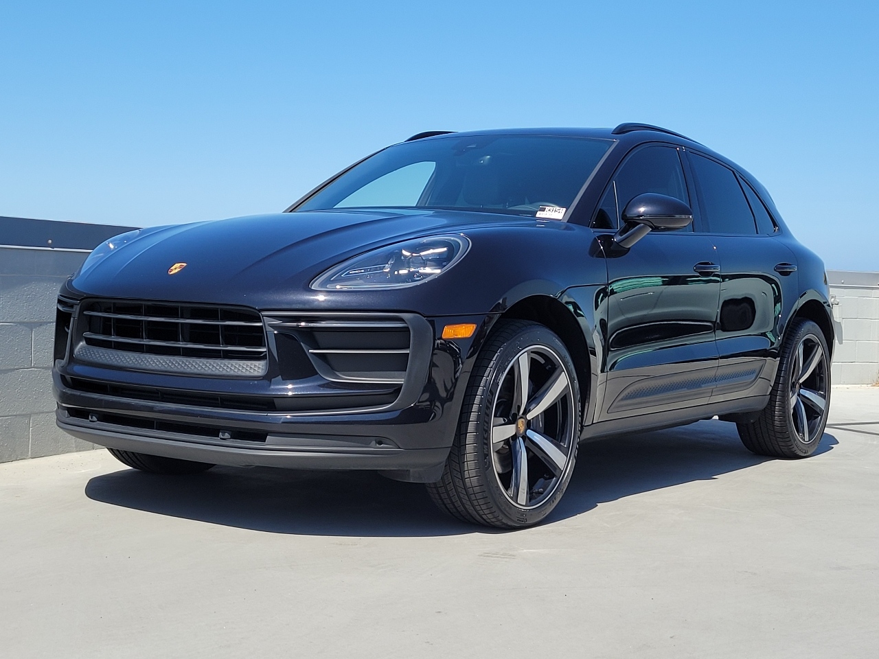 2022 Porsche Macan Base