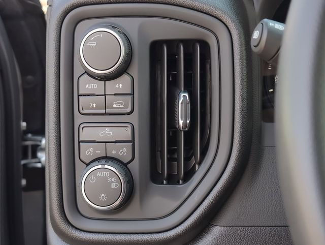 2025 Chevrolet Silverado 1500 Custom photo 21
