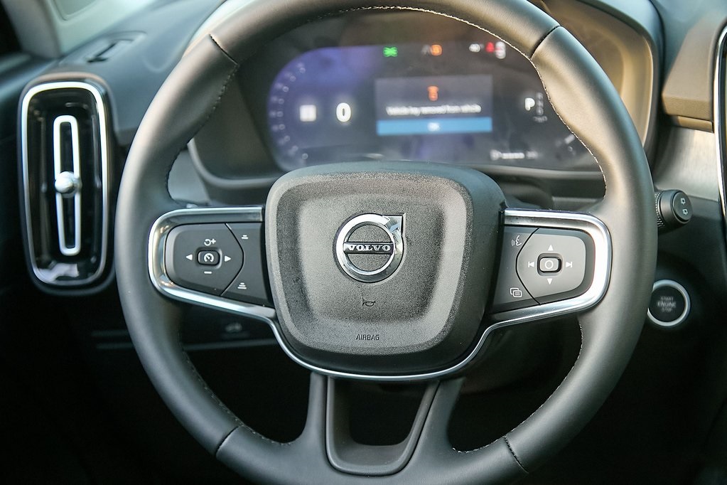2026 VOLVO XC40 - Image 22