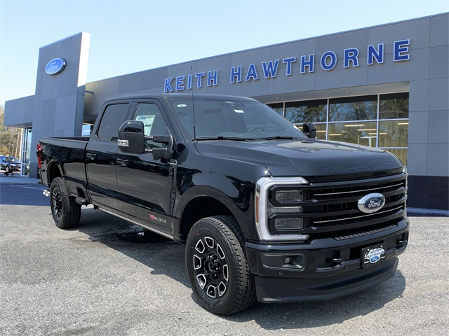 2025 Ford F-350 Super Duty Platinum's photo