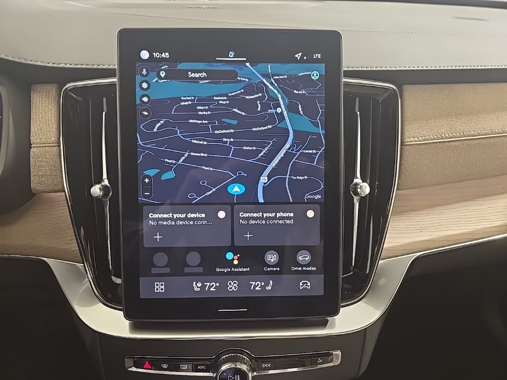 2026 Volvo XC90 Plus photo 16