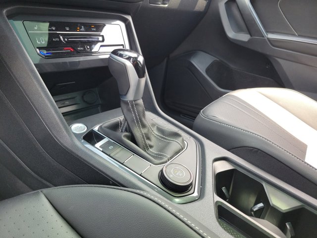 2024 Volkswagen Tiguan SE R-Line Black photo 28