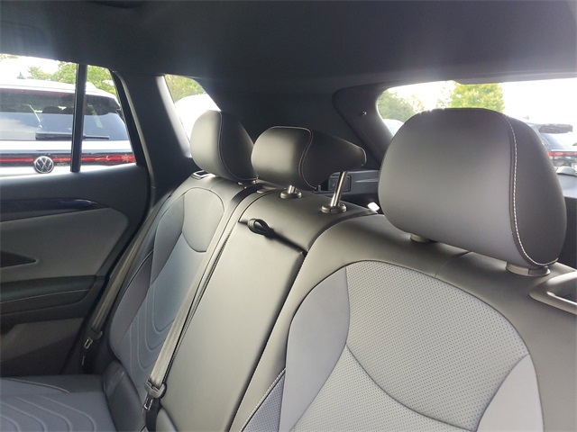 2025 Volkswagen Tiguan SE R-Line Black photo 4