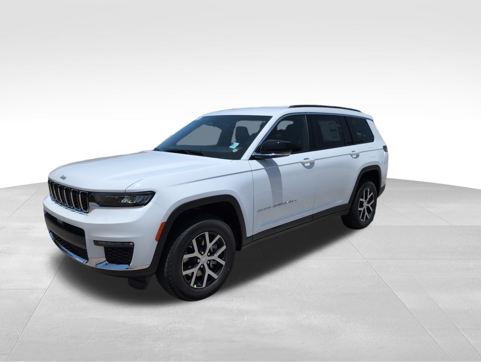 2025 Jeep Grand Cherokee Limited photo 3