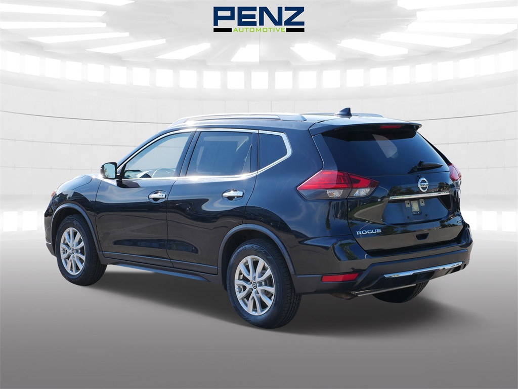 2017 Nissan Rogue SV photo 5
