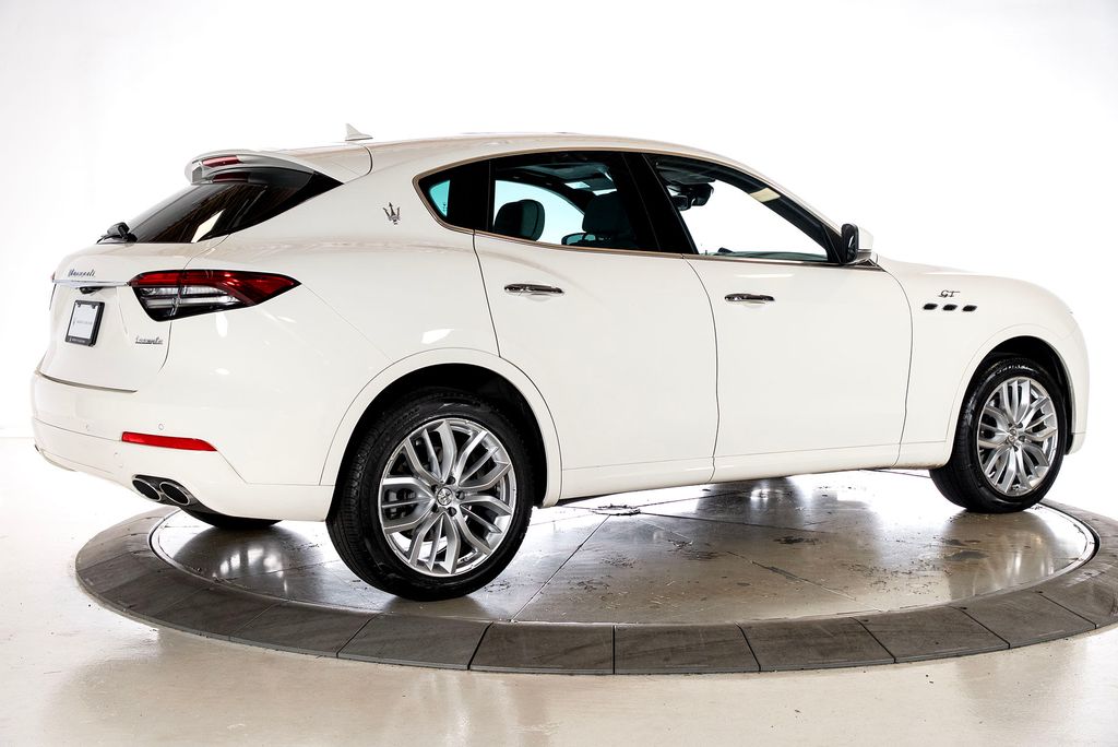 2022 Maserati Levante GT photo 5