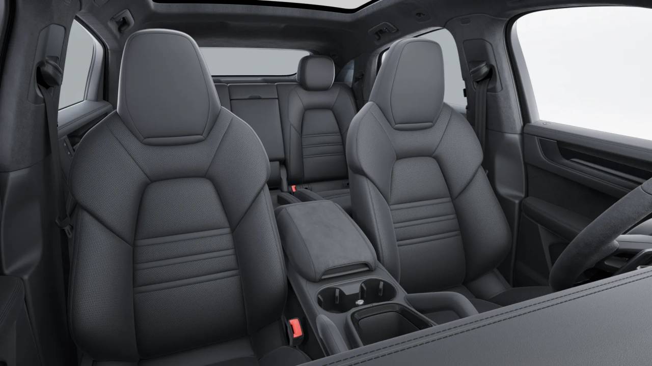 2026 Porsche Cayenne GTS Coupe photo 11