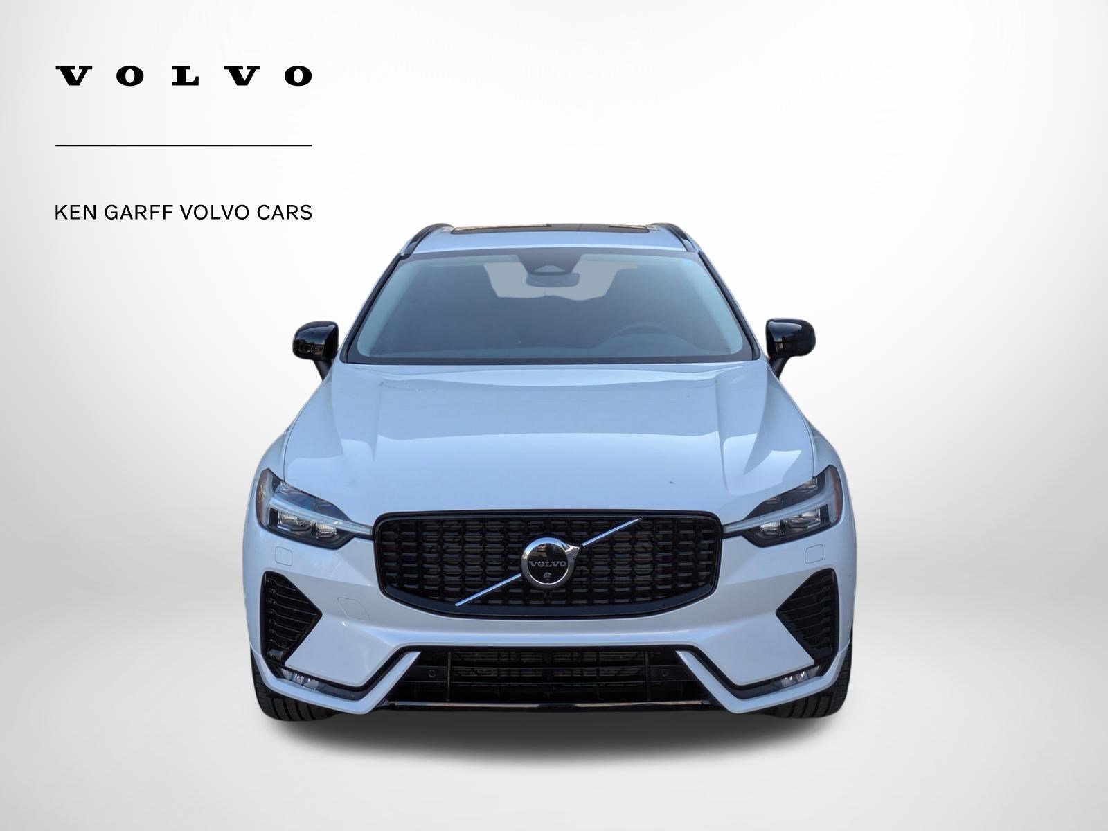 2025 Volvo XC60 Plus photo 8