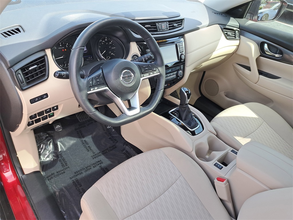 2018 Nissan Rogue SV photo 16