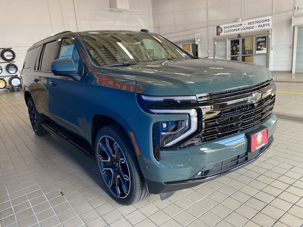 2025 Chevrolet Suburban RST photo 6