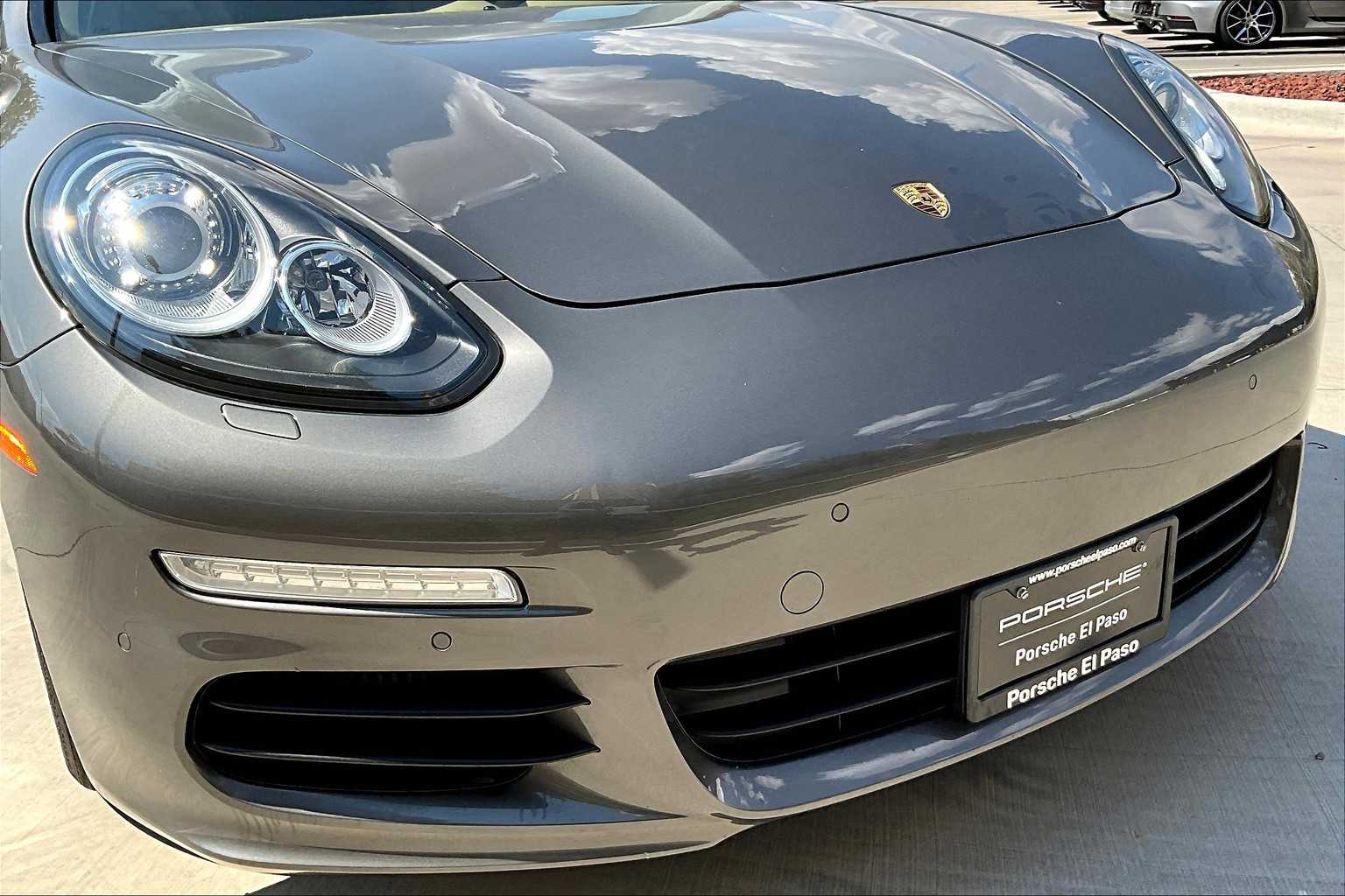 2016 Porsche Panamera S photo 20