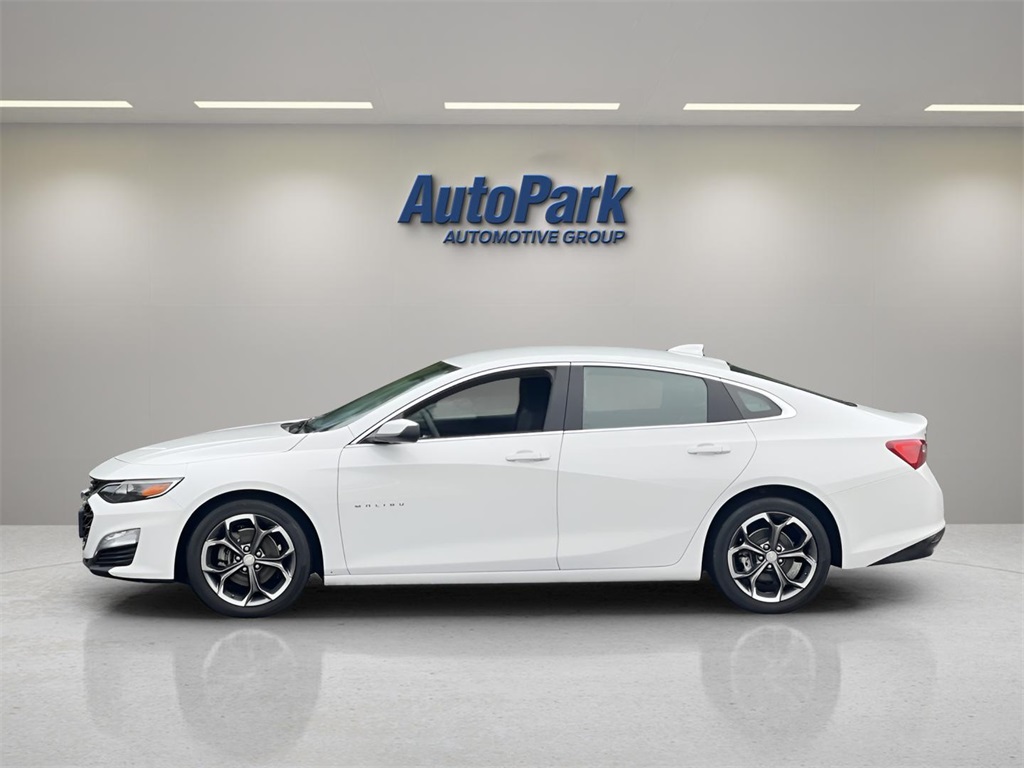 2023 Chevrolet Malibu 1LT photo 3