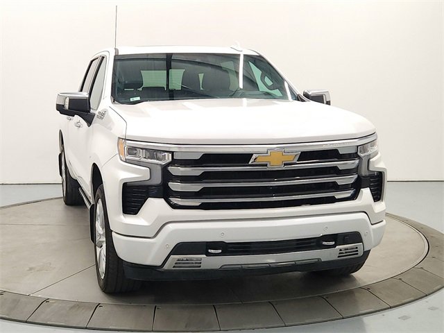 2023 Chevrolet Silverado 1500 High Country photo 2