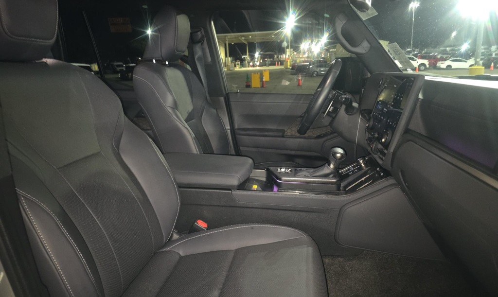 2024 Lexus GX Premium's photo