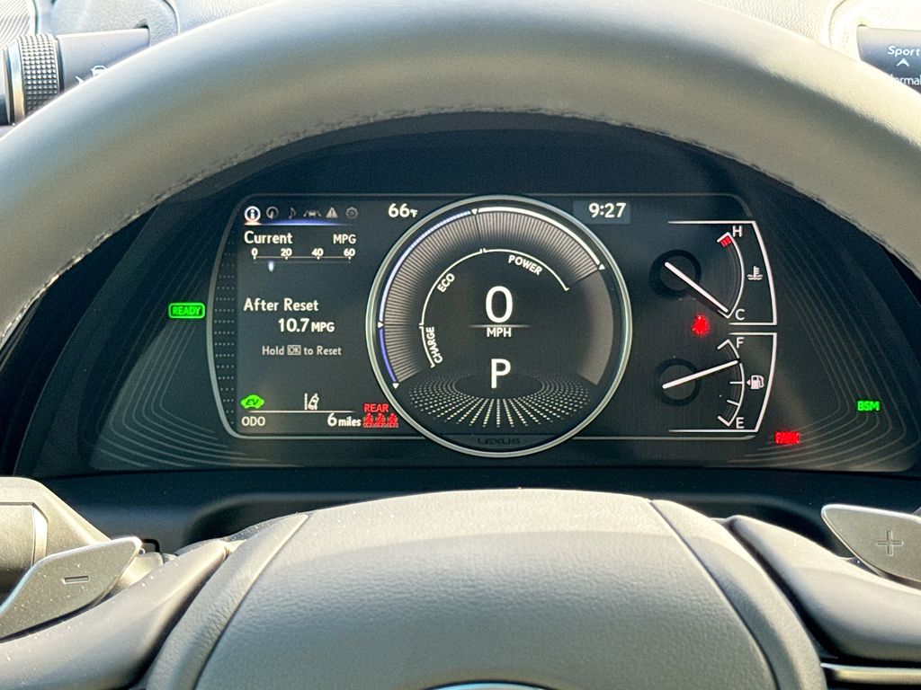 2025 Lexus ES 300h photo 3
