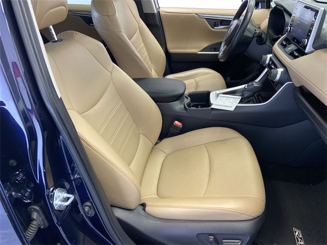 2022 Toyota RAV4 Limited photo 33